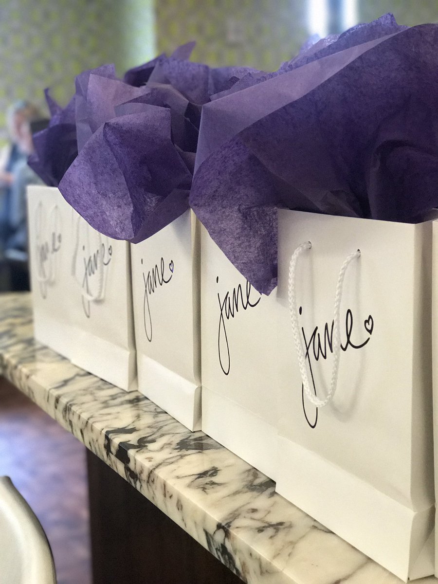 janecosmetics's tweet photo. About to get the party started at the @WishUponATeen Prom! ✨💜#wuatprom2017 https://t.co/ctlPGemzPf