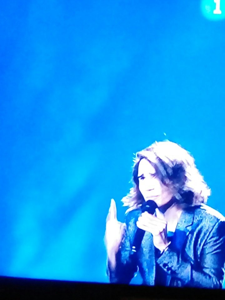 sentidoh7's tweet photo. Loreal patrocina Australia en #Eurovision #EurovisionTVE #AUS https://t.co/HaUVHJFvOg