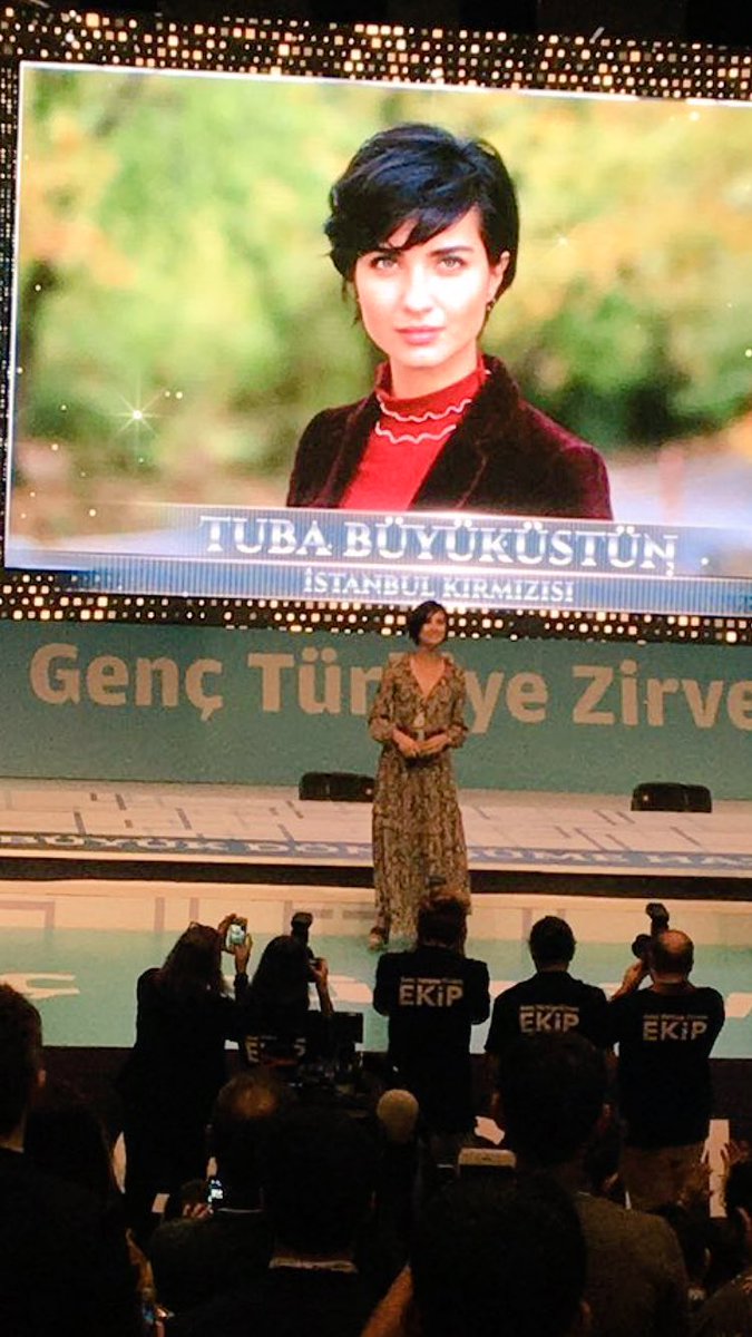 #GTZ2017 'Cahide Sonku Yılın Kadın Sinema Oyuncusu' #İstanbulKırmızısı ile #TubaBüyüküstün #Rossoİstanbul