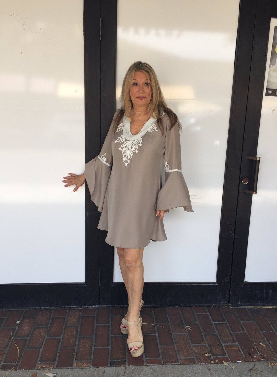 bebesandlizs1's tweet photo. Liz modeling one of our new semi - casual dresses! By #UnionOfAngels {Size S} #ParkAve #designer#fashionaddict#fashionlover#fashiondaily https://t.co/QRecBZ1qtY