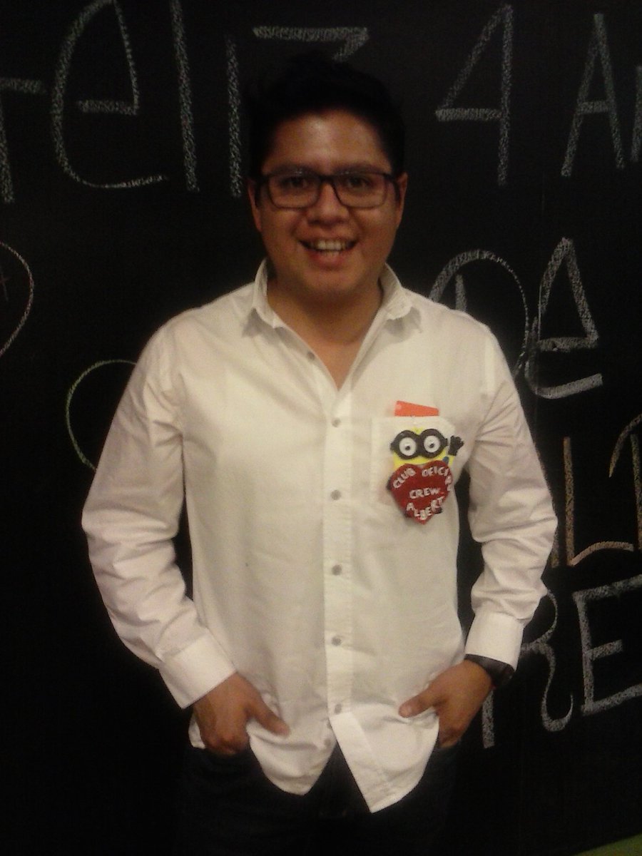 Liz_oyefan897's tweet photo. #ElMejorLocutor @OyeAlbert897 Eres grande en todo lo que haces @oye897 @tvTodoIncluido #SoyTuFan @SiempreOye897 https://t.co/Jcn3myJyNU
