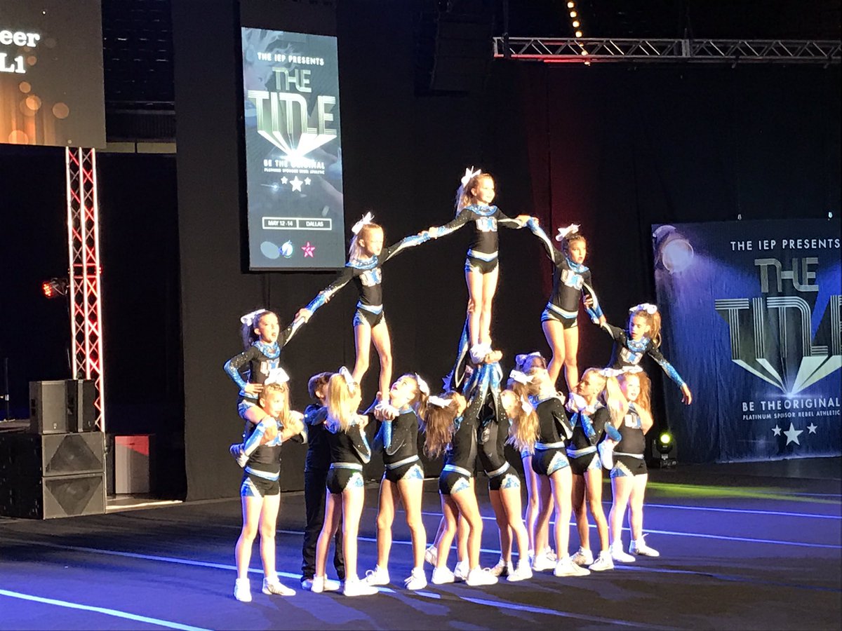 utahxtremecheer's tweet photo. #UXCTopaz with a HIT today on day one! Way to go guys!!!! Up next #UXCLadyDiamonds! Stay tuned for our Live feed! #UXC #WinTheTitle https://t.co/8Ju1sFygGF