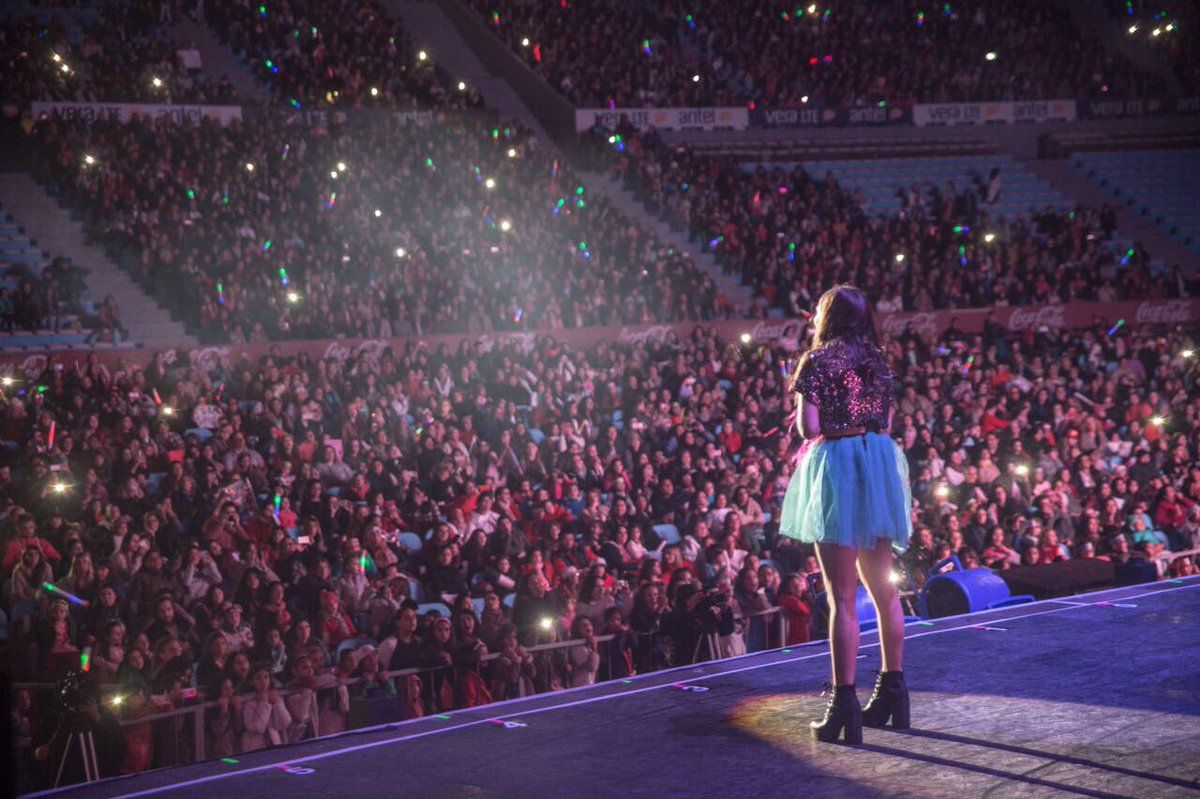 caro_kopelioff's tweet photo. Hoy! Guayaquil❤️ ultimo show de la gira y no me queda mas que agradecer💖💖 https://t.co/LTYKUxOZcE