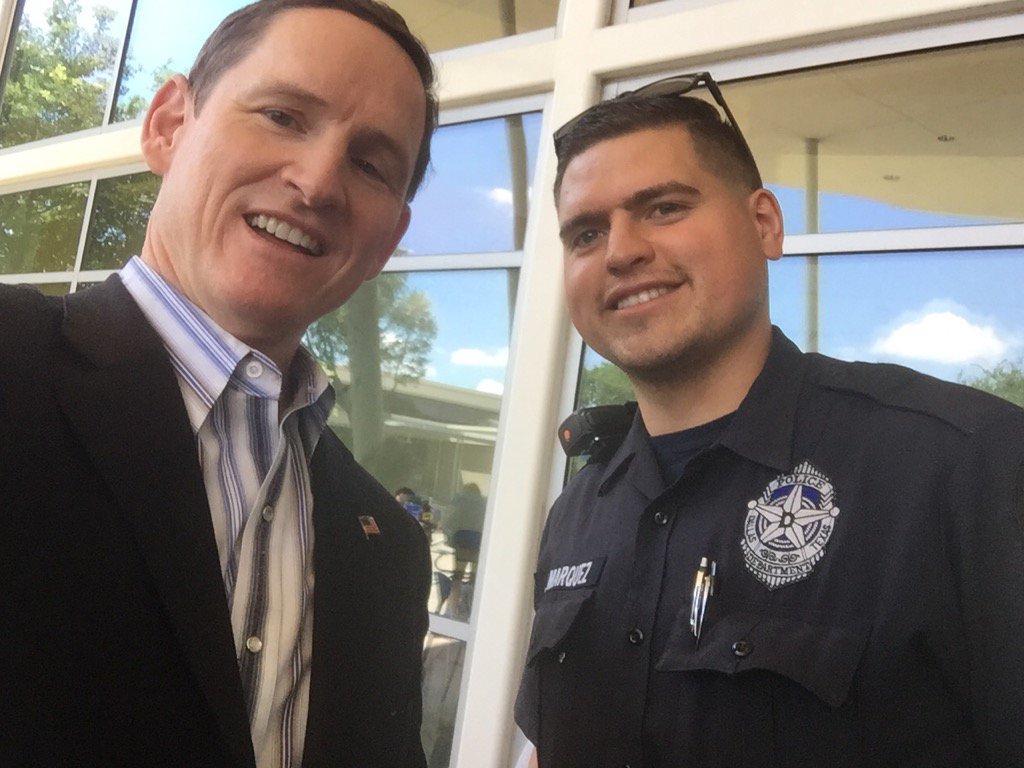 JudgeClayJ's tweet photo. With @DPDCA @DPDMarquez @ #DayoftheConstructionWorker👷 https://t.co/pLSpuMJW6W