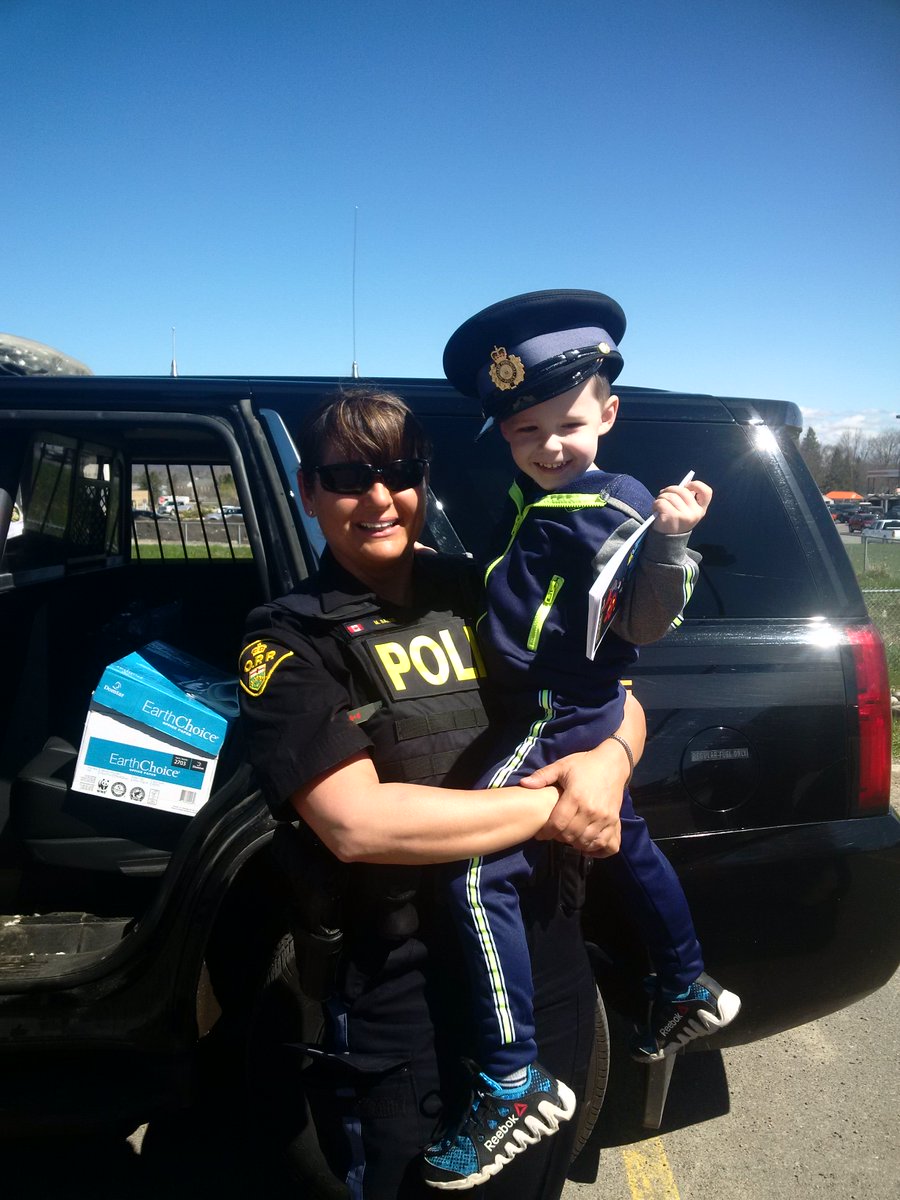OPP_NER's tweet photo. #EPWeek2017 Are You Prepared For The Unexpected? Community Partners working together to promote safety!@SaultFire 🚔 https://t.co/34fqlEpyPw