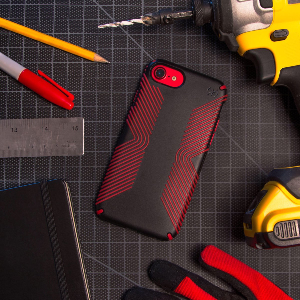 speckproducts's tweet image. The #rediPhone has met its perfect match. #PresidioGRIP