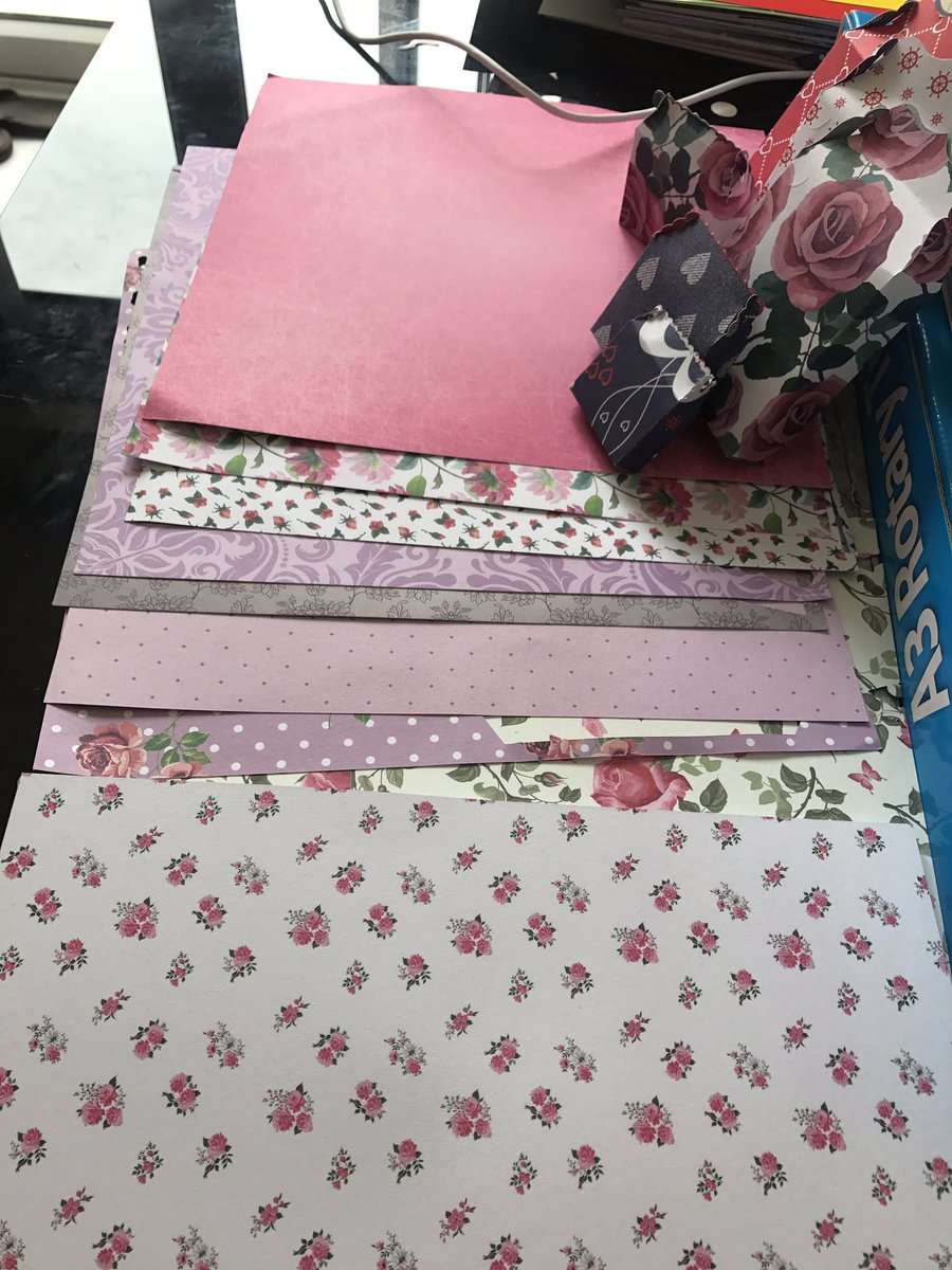 SmoothOperatio3's tweet image. Great mini gift bags! All sorts of different shapes and patterns small of large.