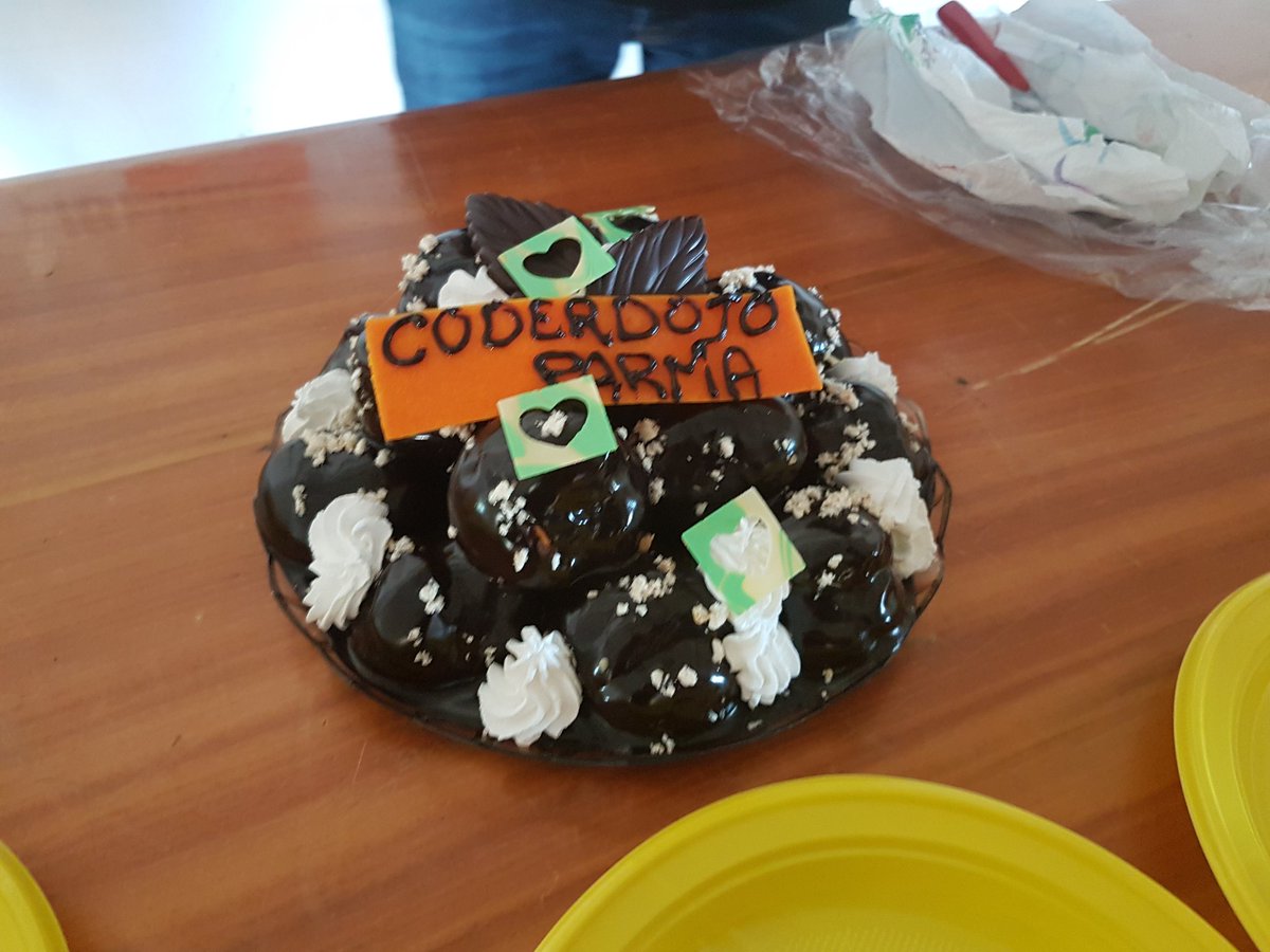 CoderDojoParma's tweet image. Per un compleanno serio vi vuole la torta