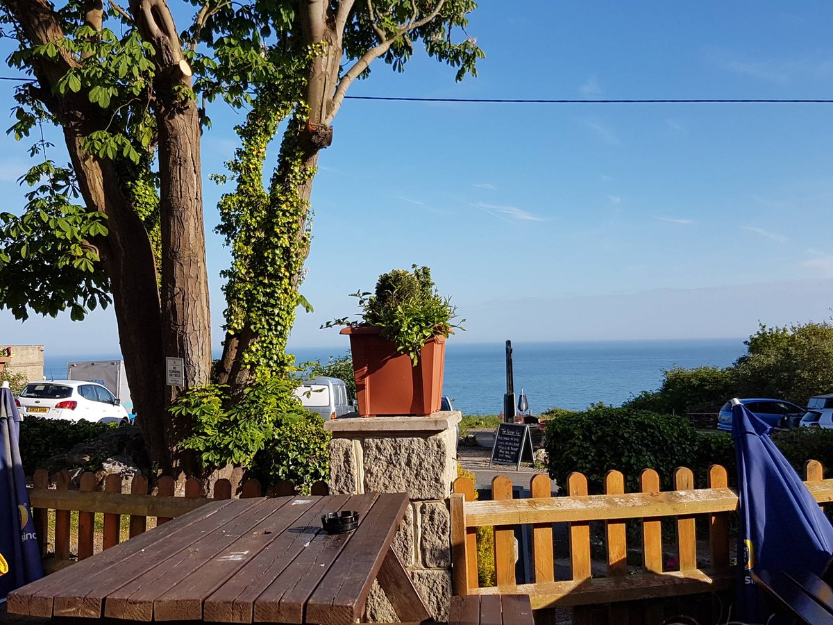 Dinner at <a href="/TheBuddleInn/">The Buddle Inn</a> The perfect way to end a summery day on the #isleofwight #pureislandhappiness #iowadventures <a href="/VisitIOW/">Visit Isle Of Wight</a>