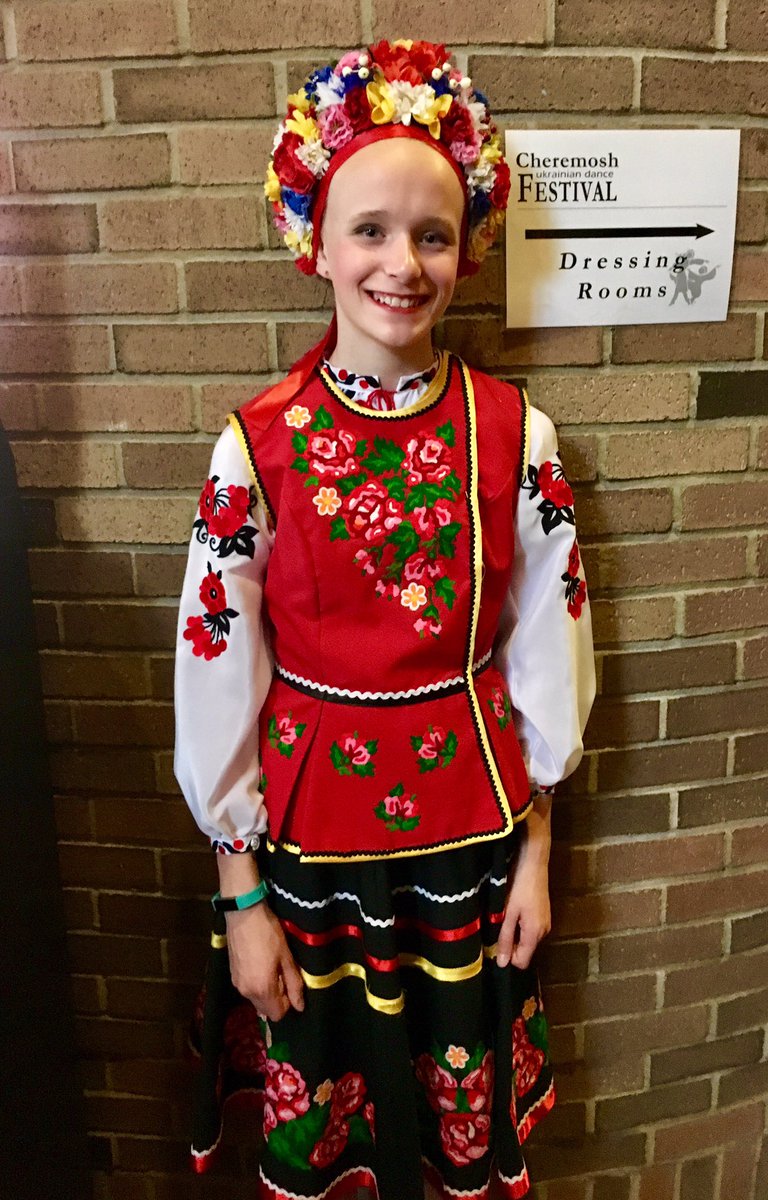 penny_baggins's tweet photo. With Fili &amp; Kili at the #cheremosh #Ukrainian dance festival 🌼🌺🌸 https://t.co/U3L8uibEhd