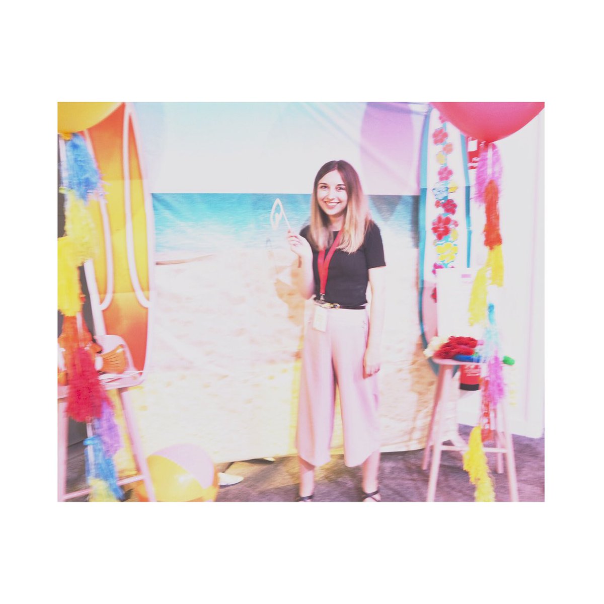 clarethol's tweet photo. Today was a super cute event #VeryHoliday @verynetwork https://t.co/USIMYhw1EM