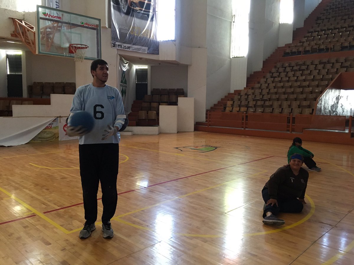 CdDeportivaIMDA's tweet photo. "Los limites te los pones tu" 
En @CdDeportivaIMDA se llevan acabo los #Entrenamientos de #Invidentes para la competencia del #TorneoGolbol https://t.co/SrQaNjrRen