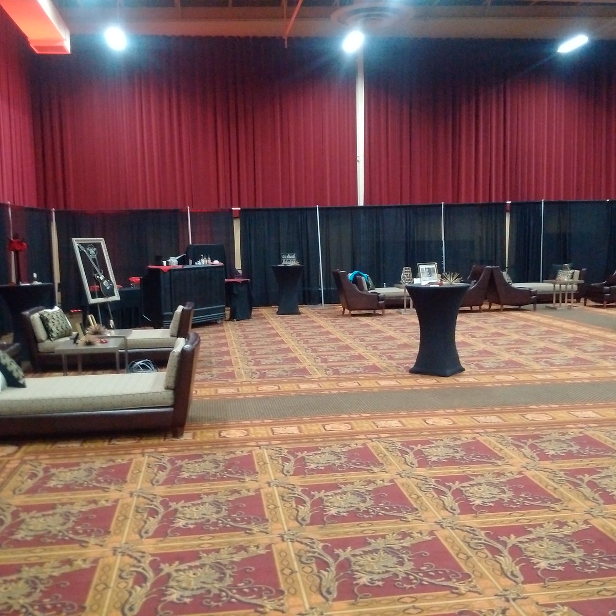 ProformMan's tweet image. Check out the Central Alberta Flooring lounge tonight. Looks Great! #CHBACAawards