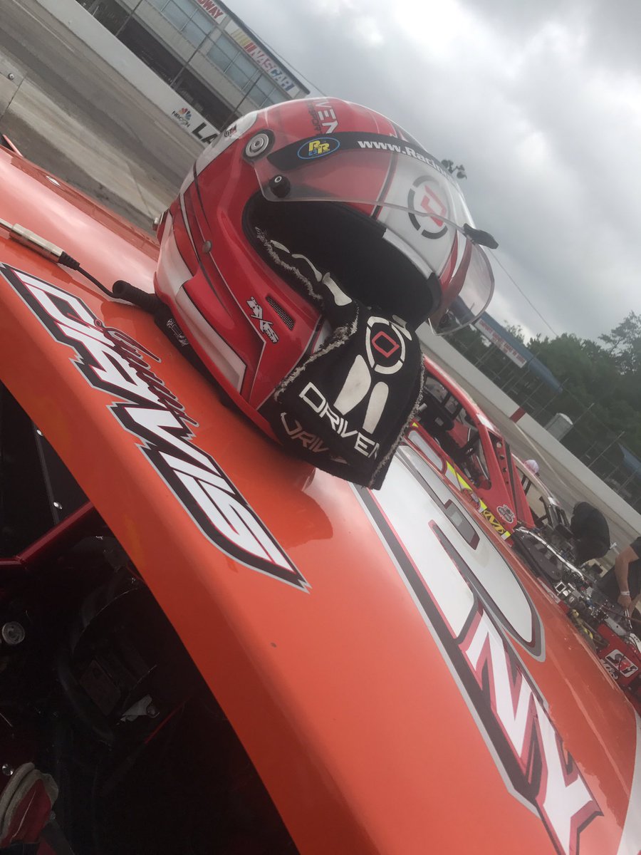 SpencerDavis_29's tweet photo. Ready to go today @LangleySpeedway with the #82NY @NASCARHomeTrack tour mod! Cloudy but no 🌧, #Ready https://t.co/cDfrz41QzU