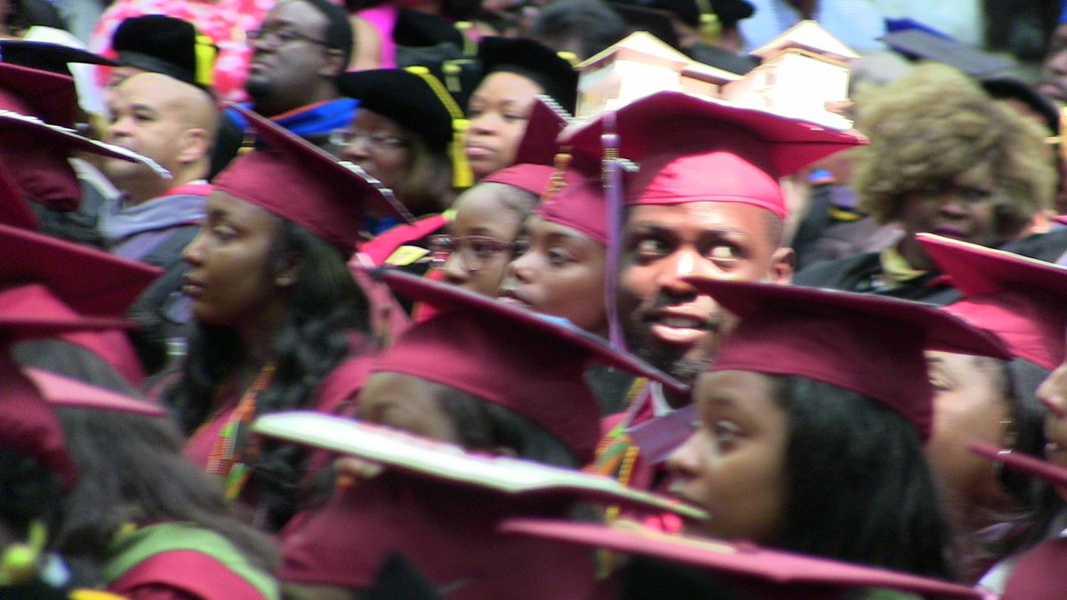 DuaneRankin's tweet photo. #TuskegeeGrad17 @TuskegeeUniv #skegee https://t.co/9X6W8j1gOi
