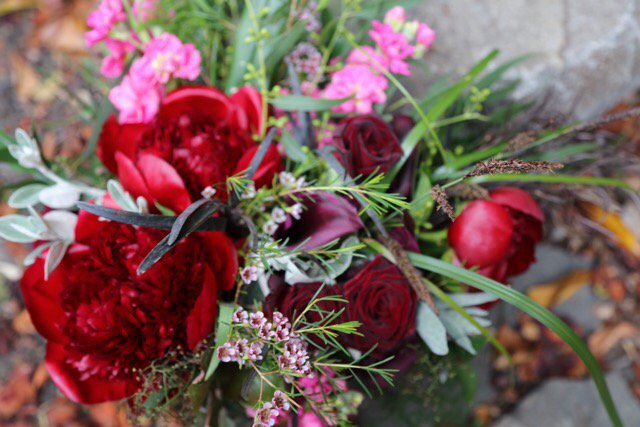 SafeHouseNW's tweet photo. Remember #MothersDay @portlandfarmers @KenyonGrowers https://t.co/DurxmHmtMz