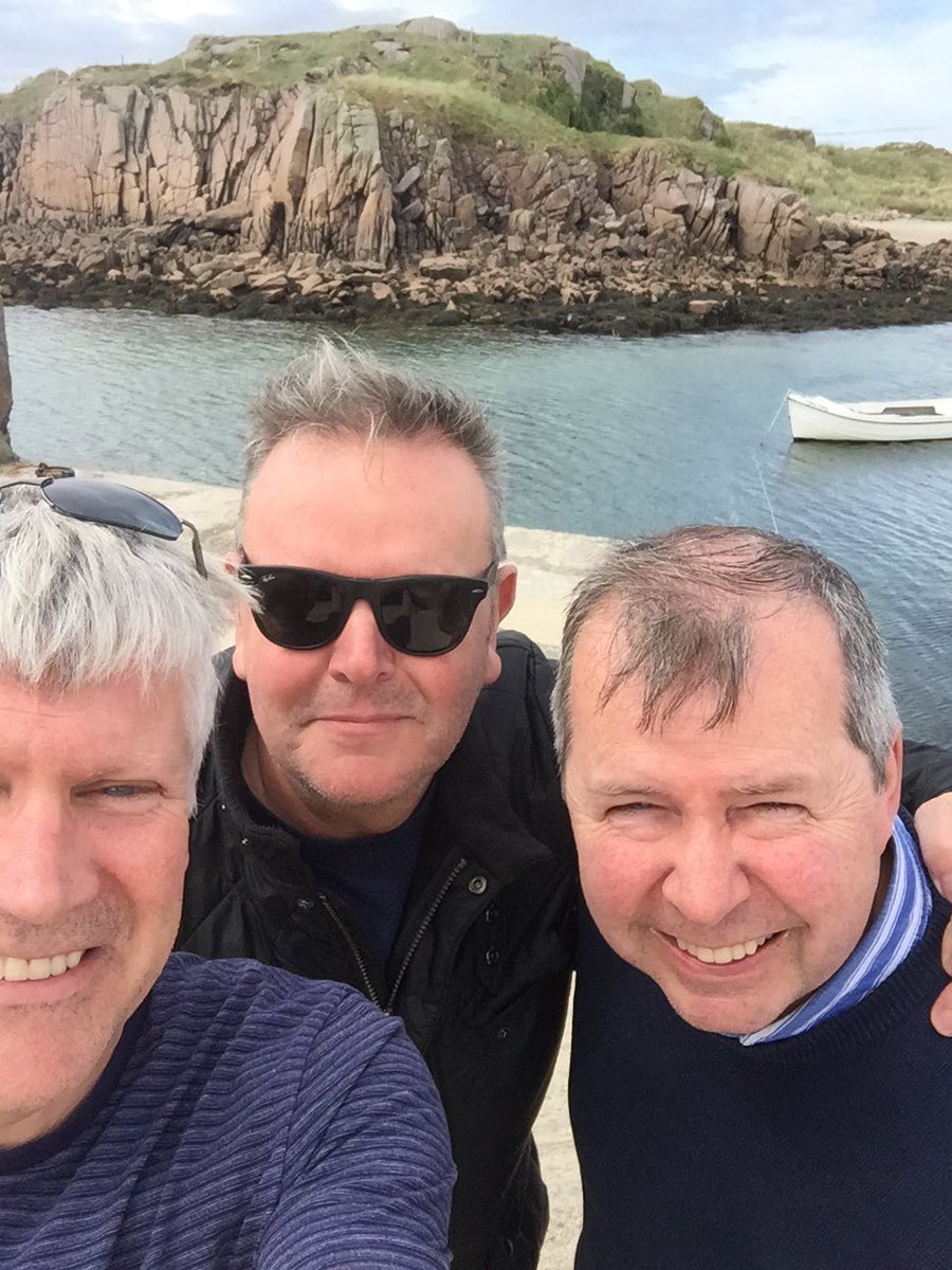 Eamdee's tweet photo. With /London boy @garyblack and Jimmy Donnelly for Garron Tower reunion tour at stunning Carrickfin beach in Donegal https://t.co/QxB8o9mlcB