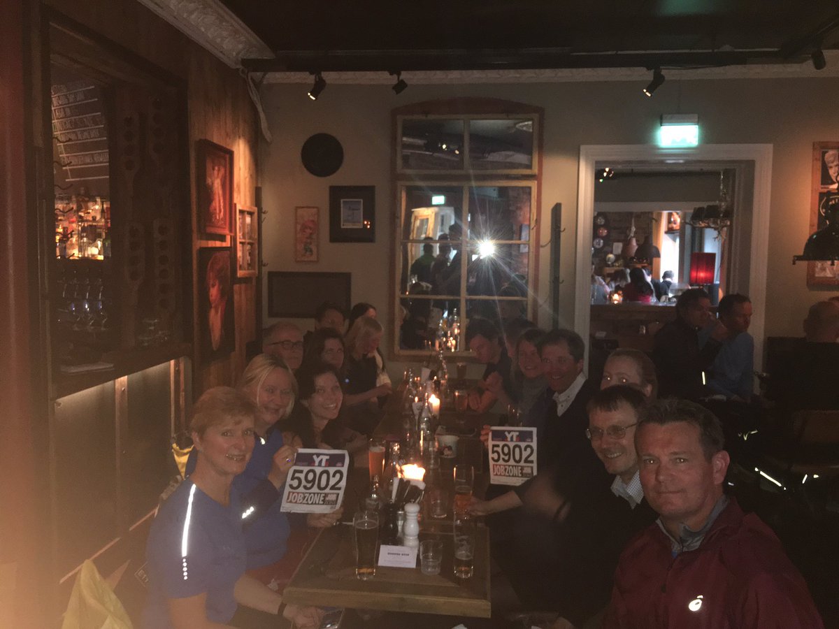 kmjosund's tweet image. @forskningsradet setter stadig ny rekorder - 1.18.21 på #Holmenkollstafetten i dag - sterkt lag med sjefen på 1. Etappe @jarottingen