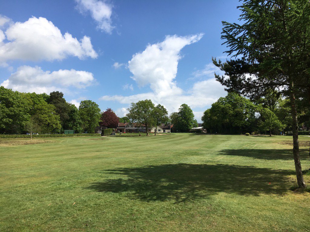 tomarter66's tweet photo. #copthornegc looking fantastic today https://t.co/Weaq7cDBmT