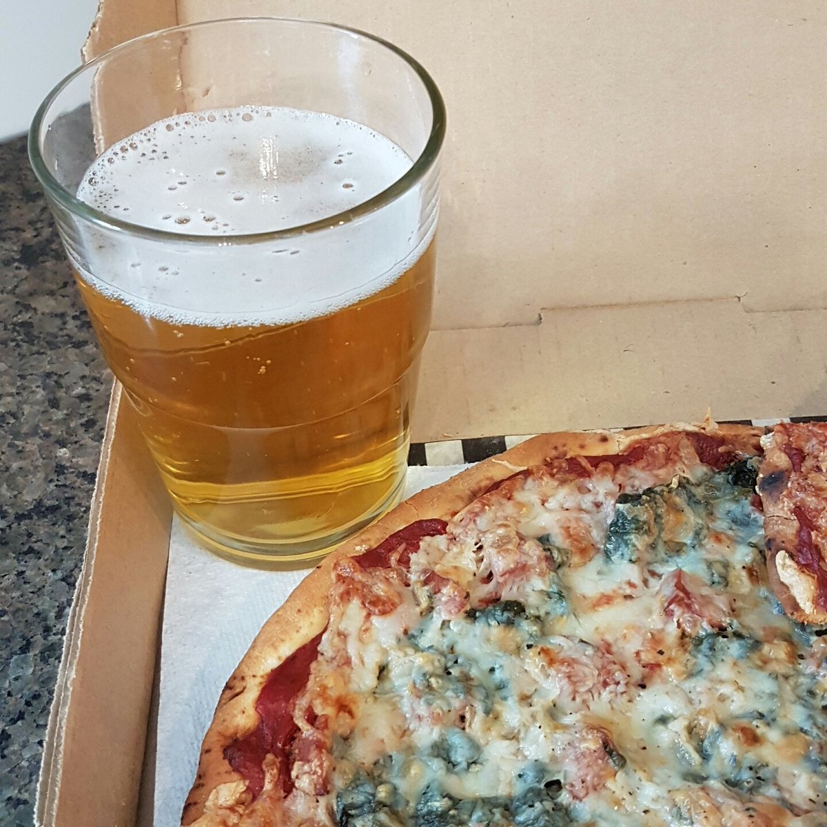 radiodrummerguy's tweet photo. Getting primed for @GOBeerFest w @Power104 #beer #pizza #gobf2017 @dirtman60 @JasminDoobay #gottagetmillsontwitter #hedbeourtrump #kelowna https://t.co/3FLp3OgdAa