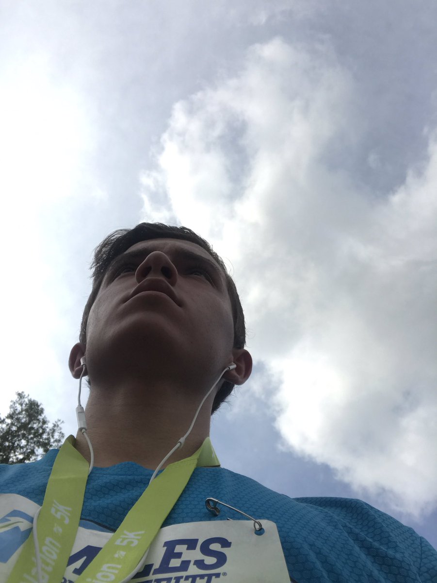 JimmyFromAfar's tweet photo. Today I said fuck cancer with 6000 other mofos. #milesformoffit #mydadhadballcancer #litright https://t.co/0iJfPUqkW2