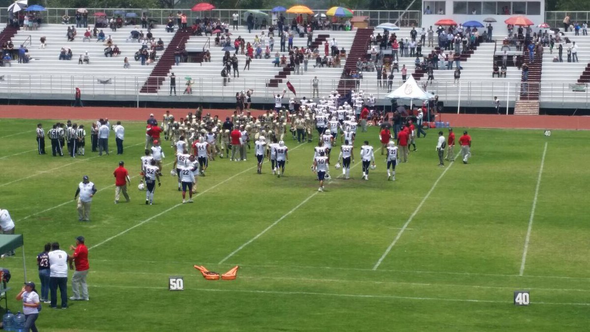 ZonaDeGoalFBA's tweet photo. Final en "el Willie"
#LobosESIA 35 - 0 @BucsSatelite
#SemifinalIntermedia @FADEMACoficial https://t.co/X7ZVP4X9ZG