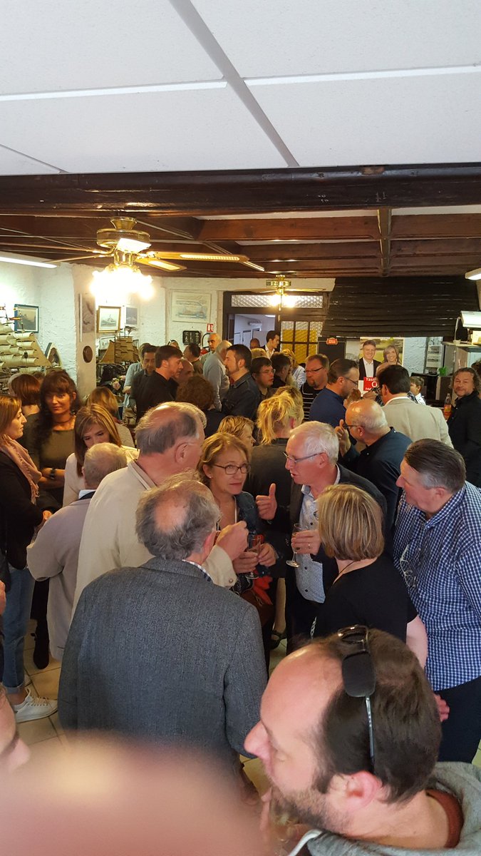 Proche_De_Vous's tweet photo. En ce début de soirée, plus de 90 personnes ont répondu à l'invitation du lancement de ma campagne #merci #legislatives2017 https://t.co/zfo4UTlCh6