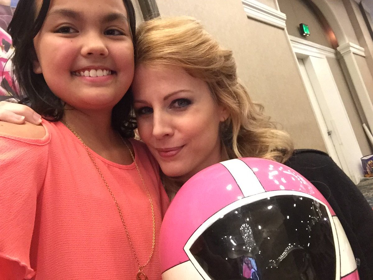 ChaletBrannan's tweet photo. Thanks @Alisonmacinnis for the picture at #gatorcon Loved working with you! @TheJasonFaunt @fandomfest @GSMegafest @alamocitycon @YEAAWARDS https://t.co/bdAqN66Iph
