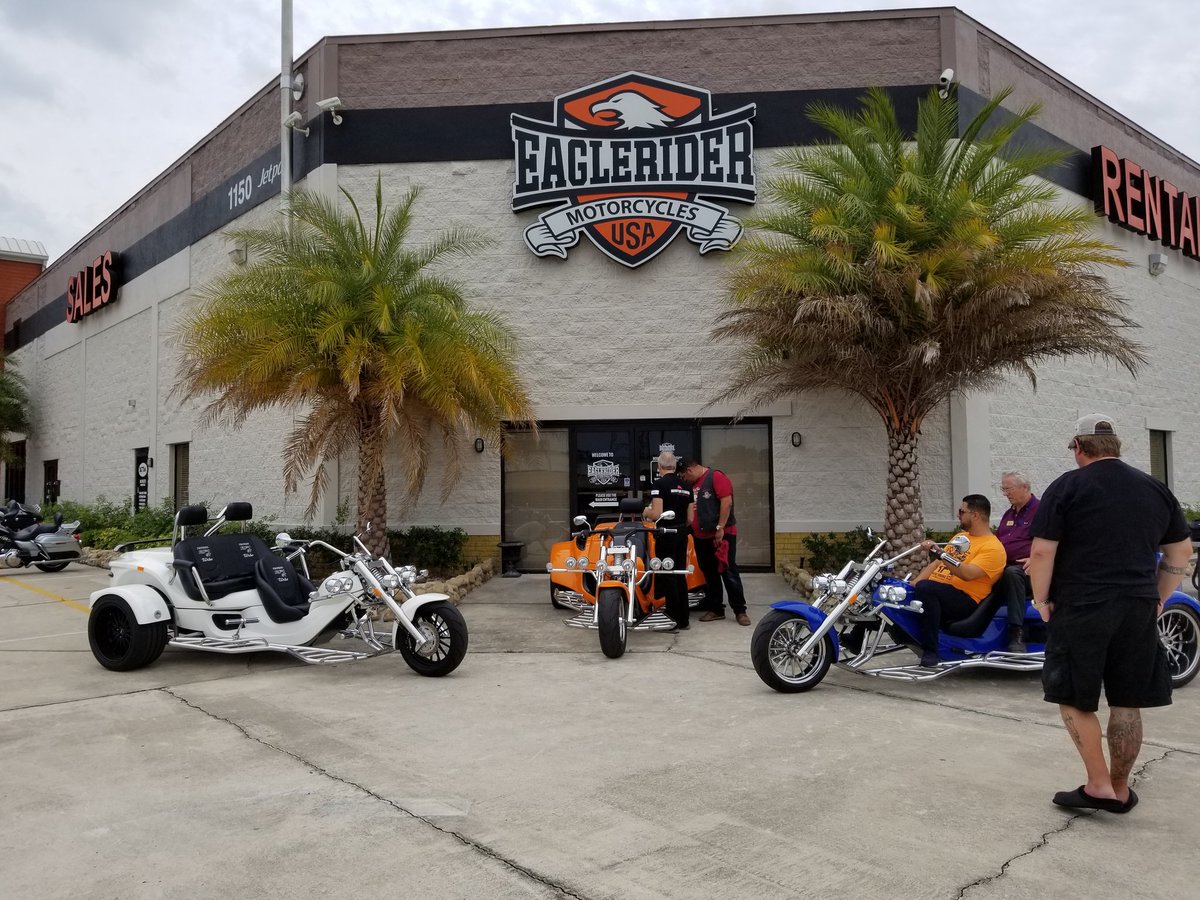 CycleFeverTV's tweet photo. Thanks for letting us come out and ride the trikes! #Rewaco #eaglerider #AceCafeUSA #acecafelondon #motorcycle #baggers #cruisers #cafemoto https://t.co/g6OHLEndt5