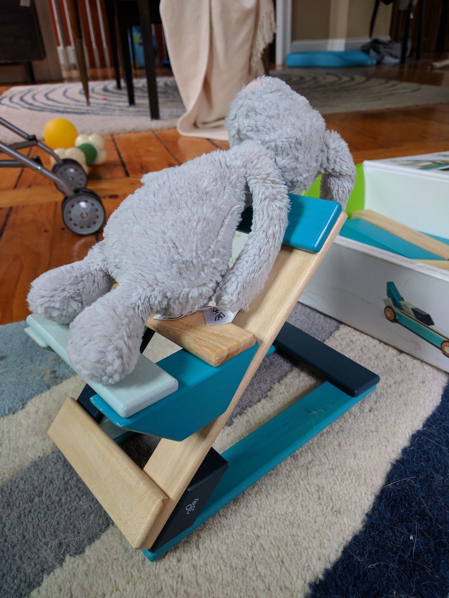 Stu3b3's tweet image. @Tegu bunny chair