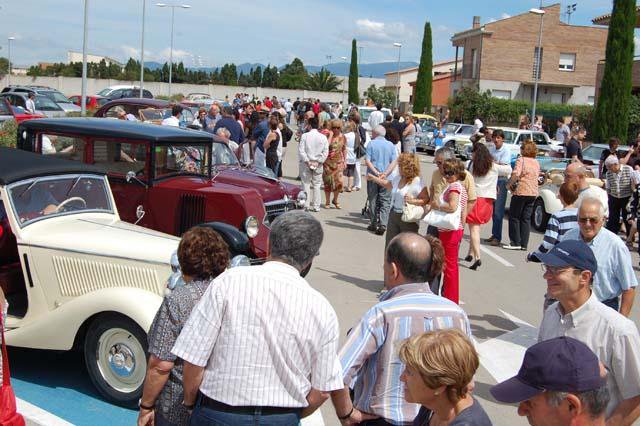 ajperalada's tweet photo. 🚗 La 9a Trobada del Motor Clàssic, aquest diumenge a Peralada https://t.co/SQxWpezGup
#Motor #CotxesAntics #CotxesClàssics #Peralada https://t.co/dYVSJ6Teye