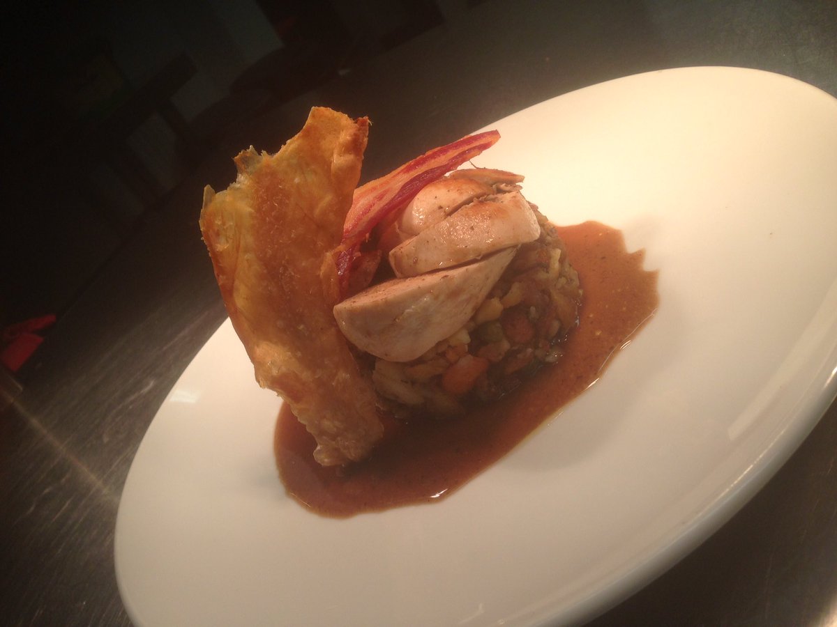 #Boston sausagemeat stuffed chicken, bubble &amp; squeak ##&amp; crispy bacon #localfood #boston #lincolnshire