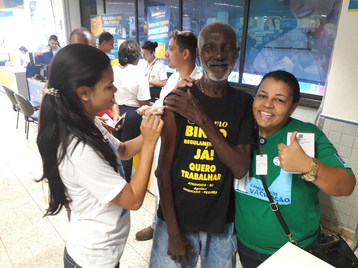 CFHelande's tweet photo. Vacinação externa no Guanabara de Paciência! #OrgulhoSus https://t.co/v2bErDJqTQ