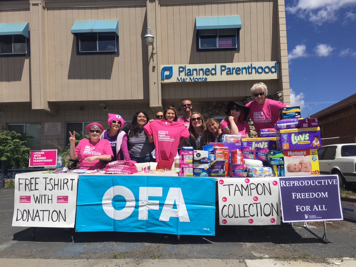 reproforallNV's tweet photo. Proud to co-host this Support Mothers drive for #pinktax items. Thx to Assemblywoman @NVJauregui for a generous donation! #AB402 https://t.co/ccGLlgZmlE