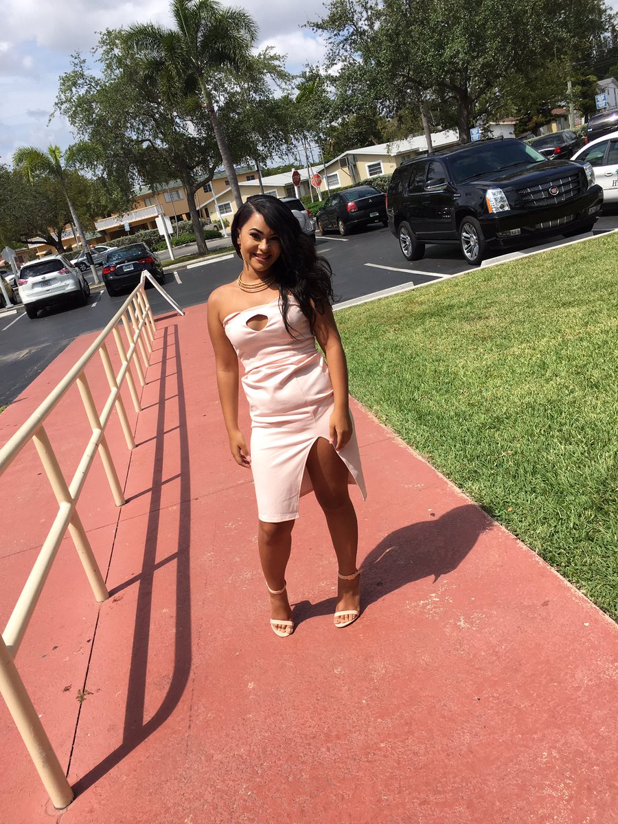 shesotiiny's tweet photo. #juniorbrunch 🤞🏽💖 https://t.co/N5lQw7Wzyq