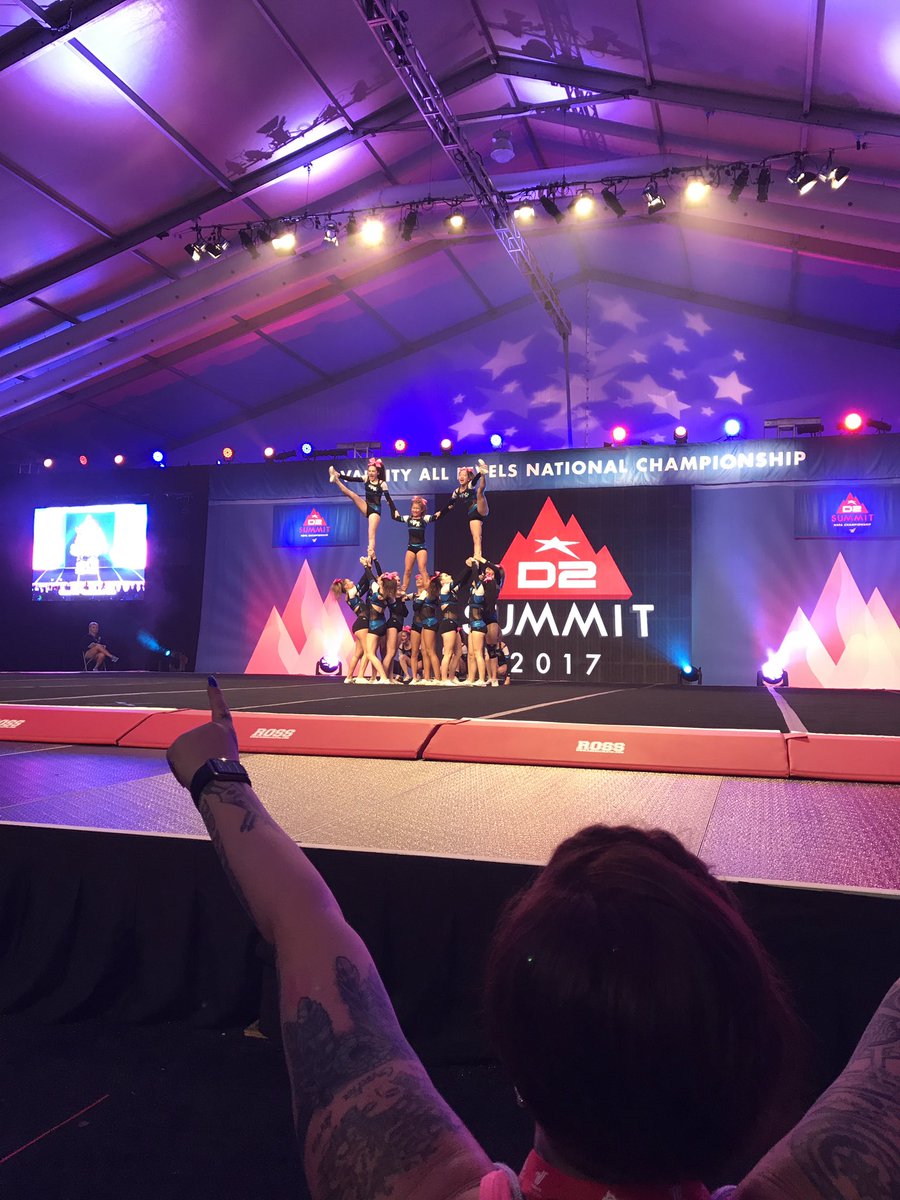 twjenn15's tweet photo. We are ... FX! In the house, on the mat! #d2summit2017 @cheerfxallstars https://t.co/riWMEE6ATe