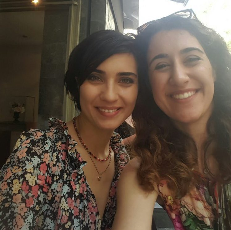 nonamohamed521's tweet photo. #GTZ2017A #TubaBüyüküstün Aşkım https://t.co/KpITpgPBUU
