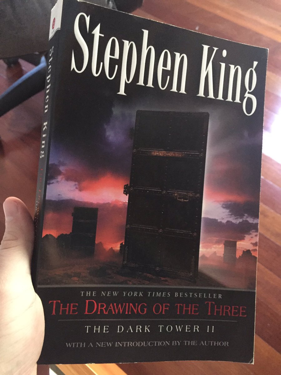 supergeekmike's tweet photo. Diving into book 2... #thedarktower #drawingofthethree #reading #darktower @StephenKing https://t.co/Rx7Fy8gW1E