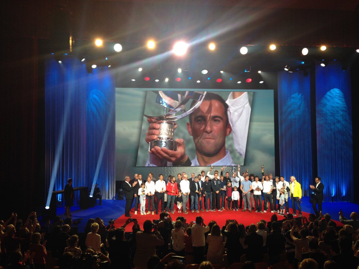 VendeeGlobe's tweet image. 📷👏🏆 Ovation ce soir pour les 29 skippers du #VG2016 !