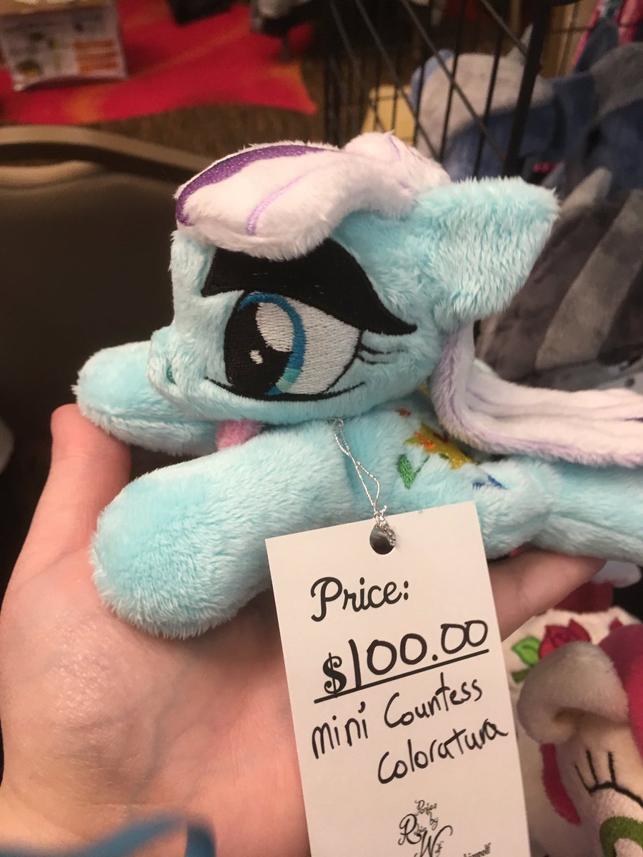 rubiowolf's tweet photo. Two more ponies available at my table @EverfreeNW #poniesbyrubiowolf #brony #mlpfim #plushies #table39 @LenaRockerHall @MarykeHendrikse https://t.co/pGNNog9Orj