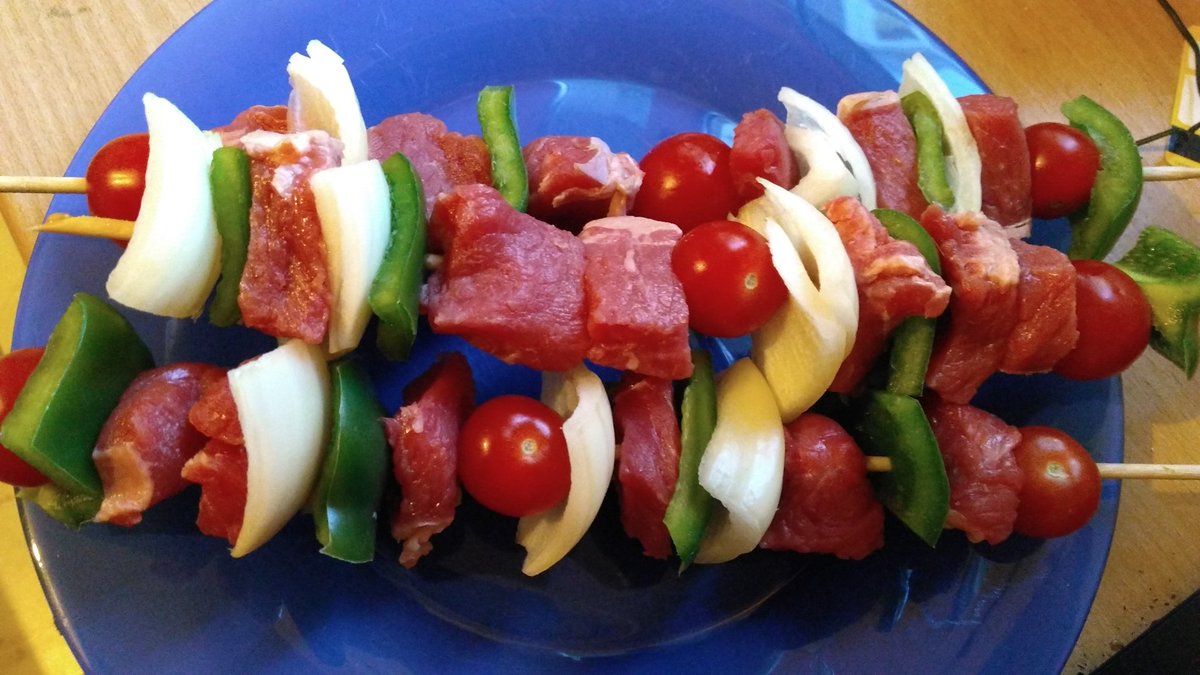 connard_aigri's tweet photo. Minikiff avec des brochettes maison #InstaCaca #InstaShit https://t.co/1GfSDe9yS6