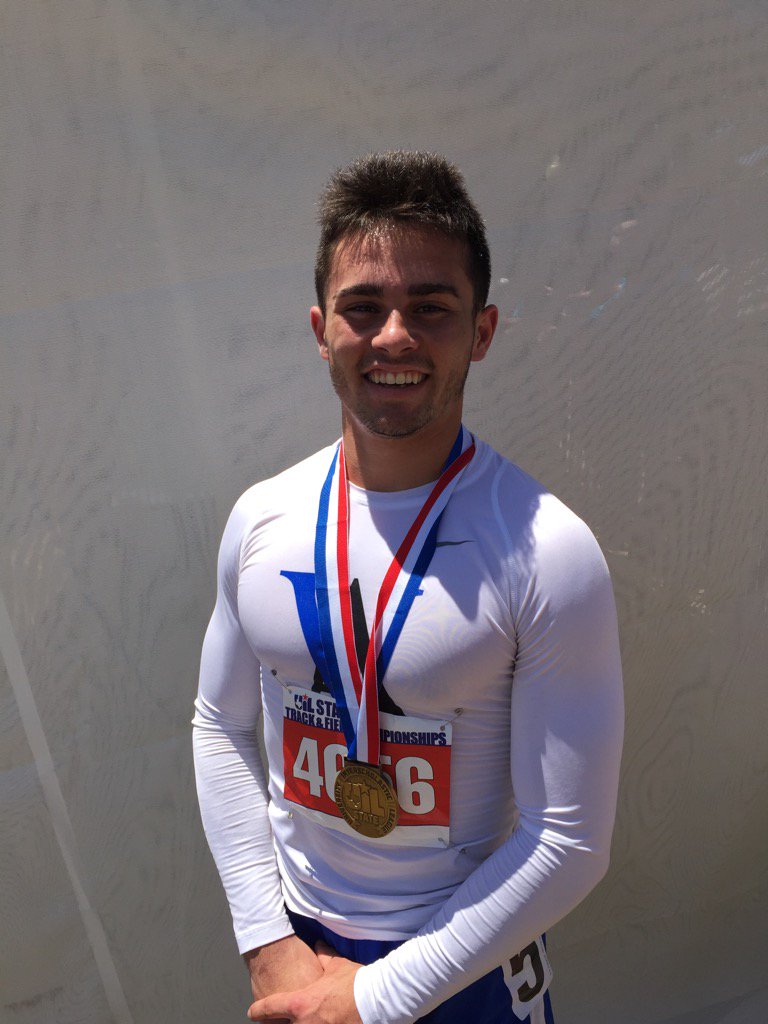 Van Alstyne's' Levi Jones Class 3A 400 bronze medalist