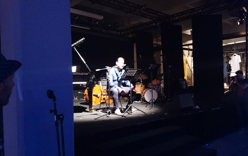 chromaticafest's tweet photo. "Nel blu dipinto di blu", #monologo dell'attore Emanuele Simeoli @Roma @RegioneLazio @Roma_Web_Fest @JohnCabotRome @Accademiadellus https://t.co/6W5Eo3pSTv