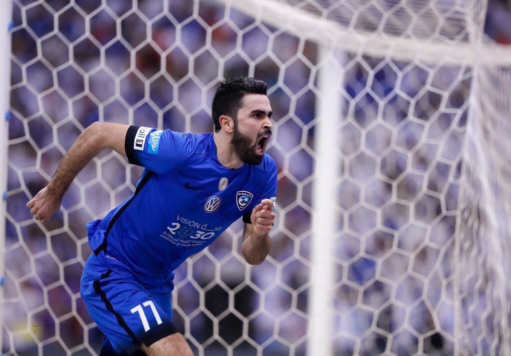 Saleh_R9's tweet photo. يلعب بقلب مشجع ، يجلد بدم بارد 
عمر خريبين لاعب محترف بعقد بنده 
الإخلاص والمثابرة والوفاء
لايروح يابن سعد هذا دمه أزرق بحت
#الهلال_التعاون https://t.co/pZlwwCXLkC