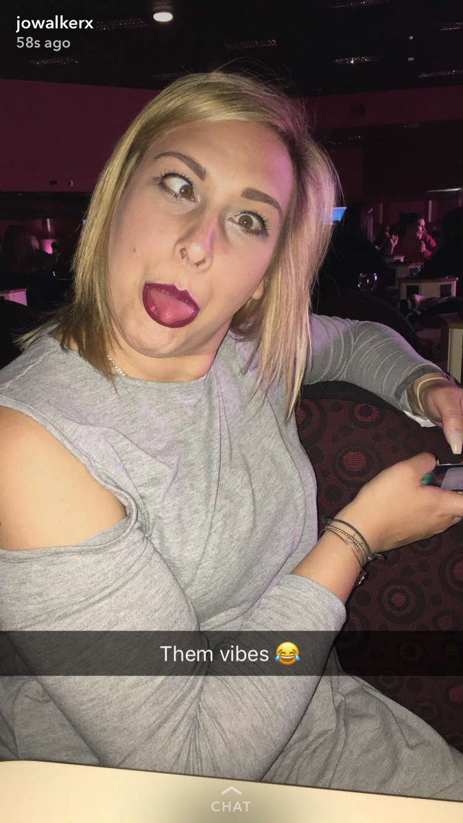 laurzn24's tweet photo. #BigBingoBash the best selfie is definately me https://t.co/kkWHJ2V8dE