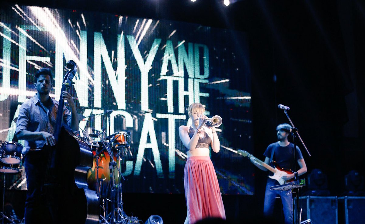 quericomambo's tweet photo. Ayer me tocó verlos en acción y siempre son una delicia @JennyandMexicat #MakeSomeRuido 🔊 https://t.co/194FrPOCay