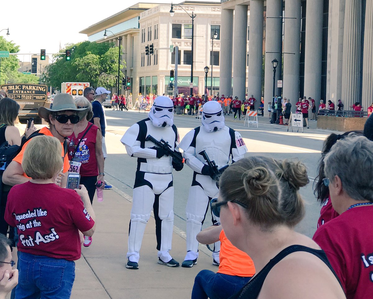 indulgentgeek's tweet photo. Lots of fun times and awesome people at the @FatAss5K today! https://t.co/XxyoJICk2b