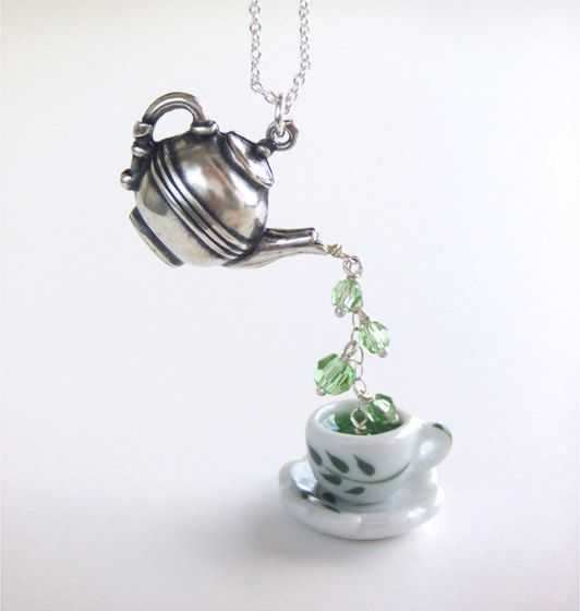 ozpremiumtea's tweet photo. Awesome teapot cup jewelry necklace tea chams. #coolthing #tealover https://t.co/2bZnUDAjPN
