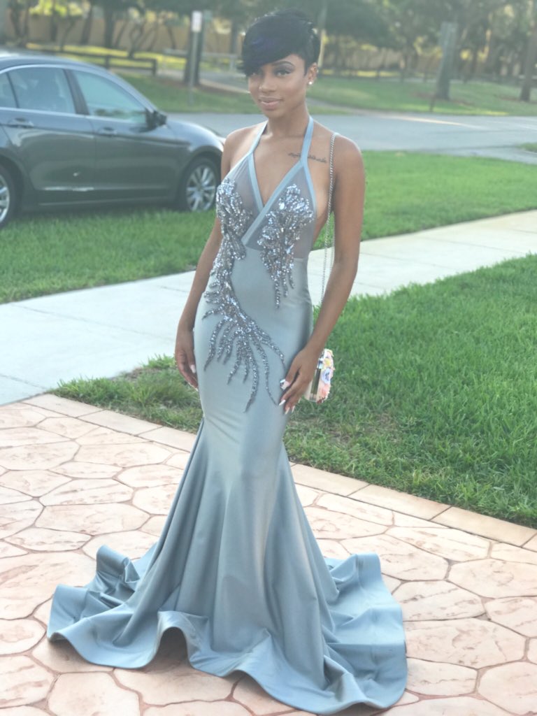 _ijaidaaa's tweet image. #MiramarProm2k17 🤤