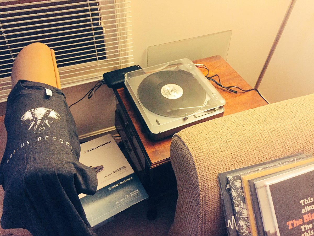 GerthBr00ks's tweet photo. @BigOandDukes used the BOAD code today to get ready for the vinyl release! Thanks to @mobius_records for the help https://t.co/O2vGGhil3I